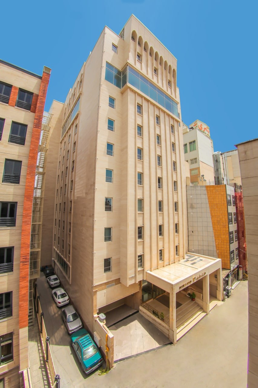 نمای ظاهری هتل بشری 